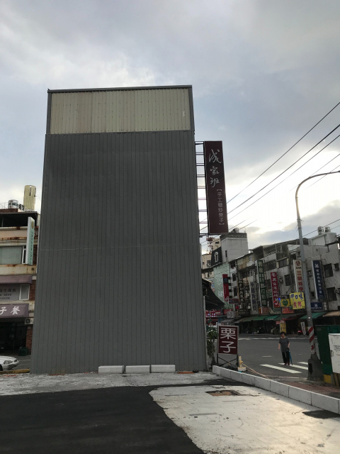 高雄市建工路＋民族路口超吸睛廣告戶外看板